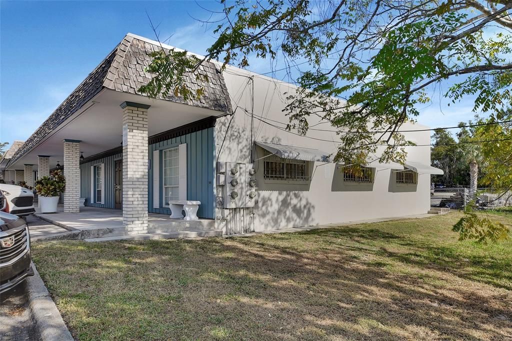 Backyard, Exterior