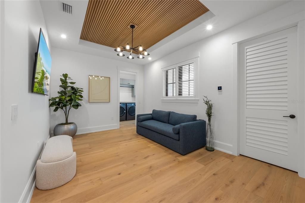 Interior, Pendant Lights, Recessed Lighting, Wood Texture Flooring