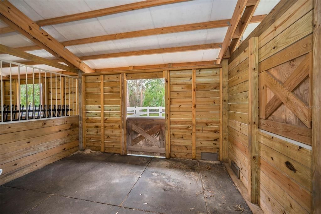Empty room, Interior, Wooden Beams, Wooden Walls
