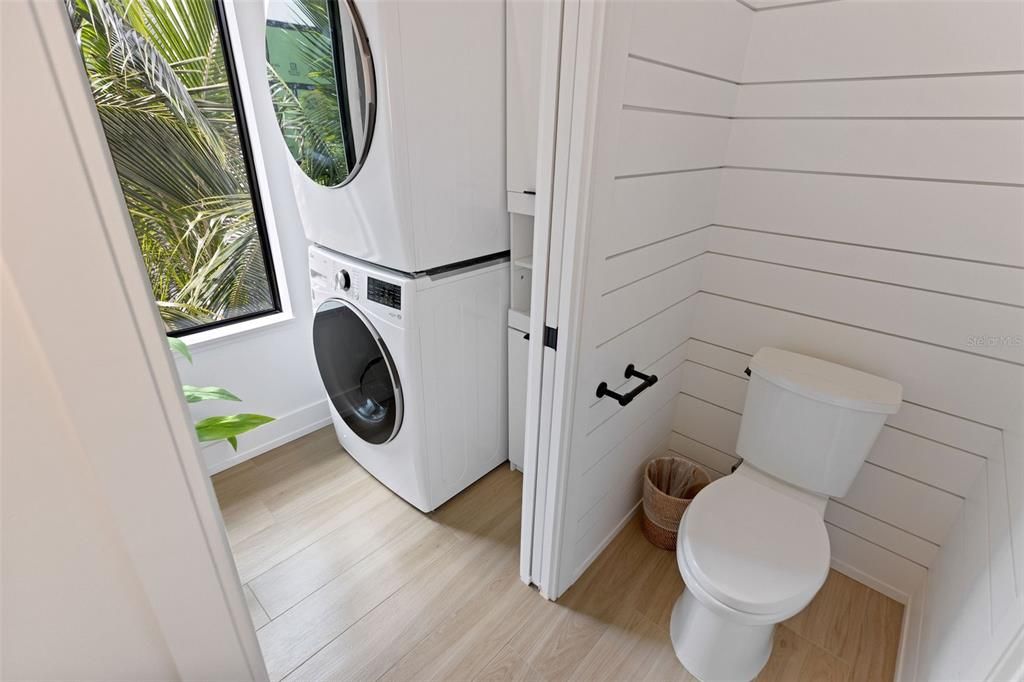Interior, Utility Closets, Washer, Wood Texture Flooring