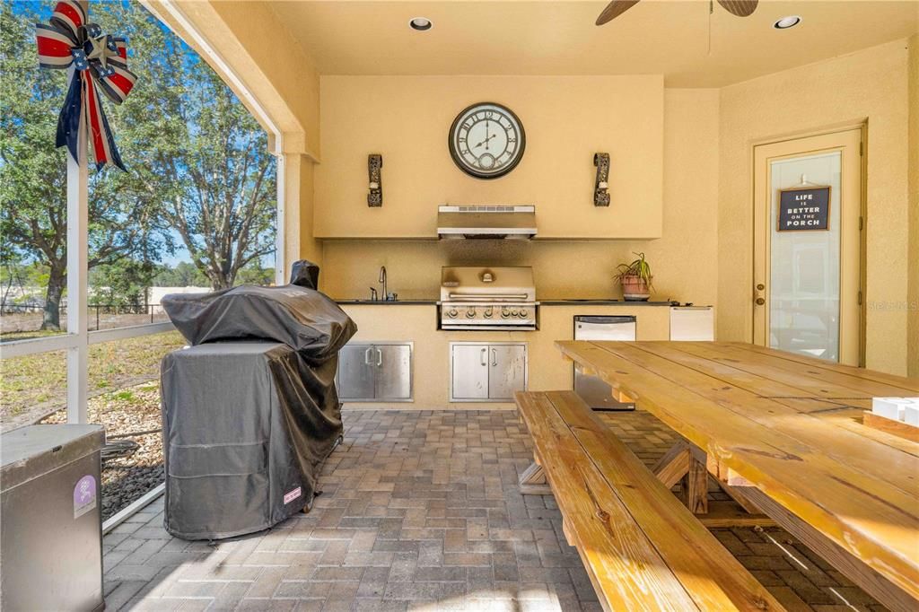 Exterior, Outdoor Kitchen