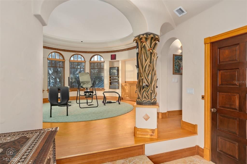 Home Office, Interior