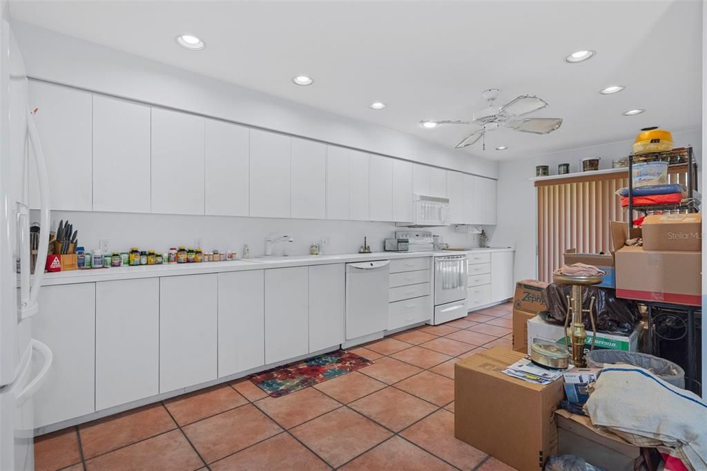 Dining room, Interior, Kitchen, Recessed Lighting