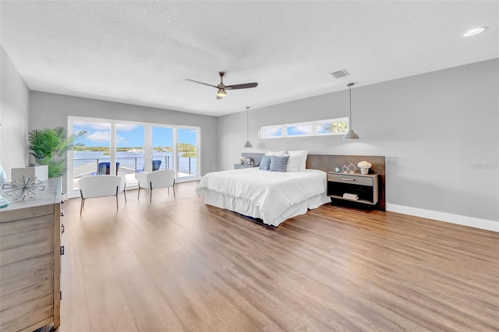 Bedroom, Interior, Pendant Lights, Recessed Lighting, Water, Wood Texture Flooring