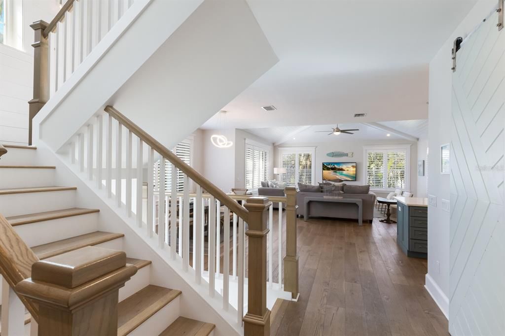 Interior, Living room, Pendant Lights, Recessed Lighting, Wood Texture Flooring