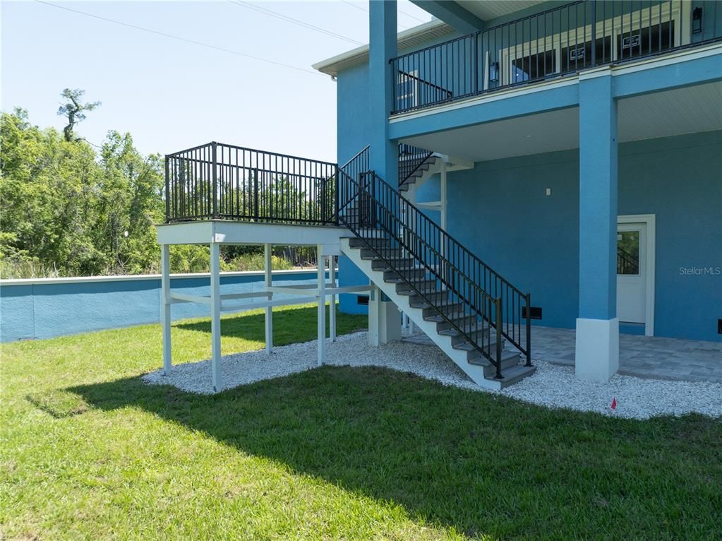 Backyard, Exterior