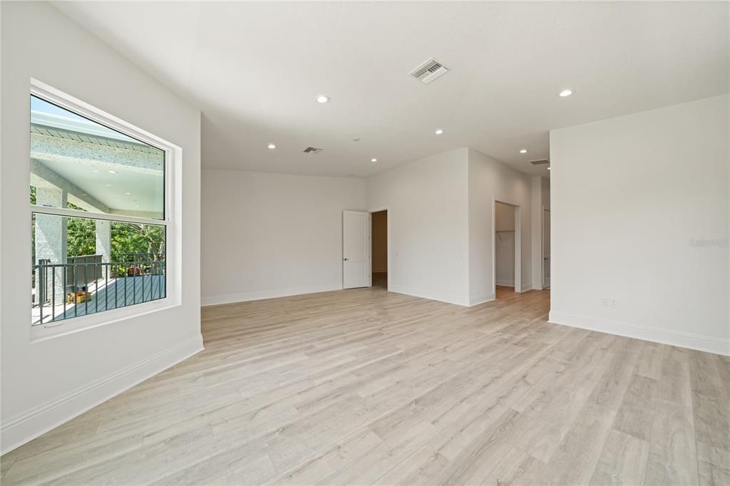 Empty room, Interior, Recessed Lighting, Wood Texture Flooring