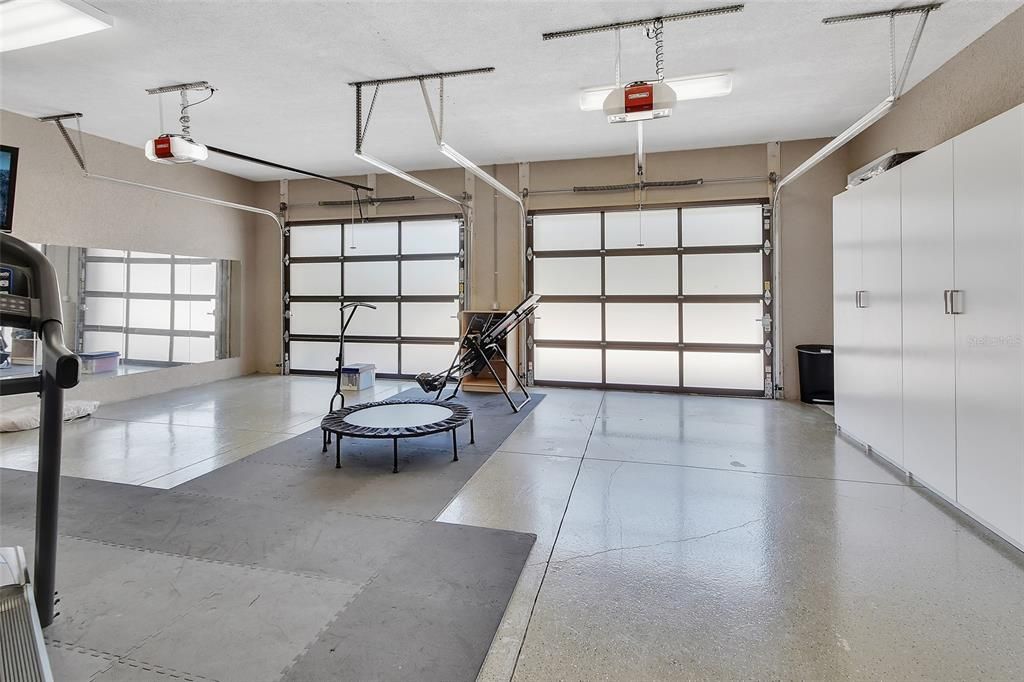 Garage, Interior