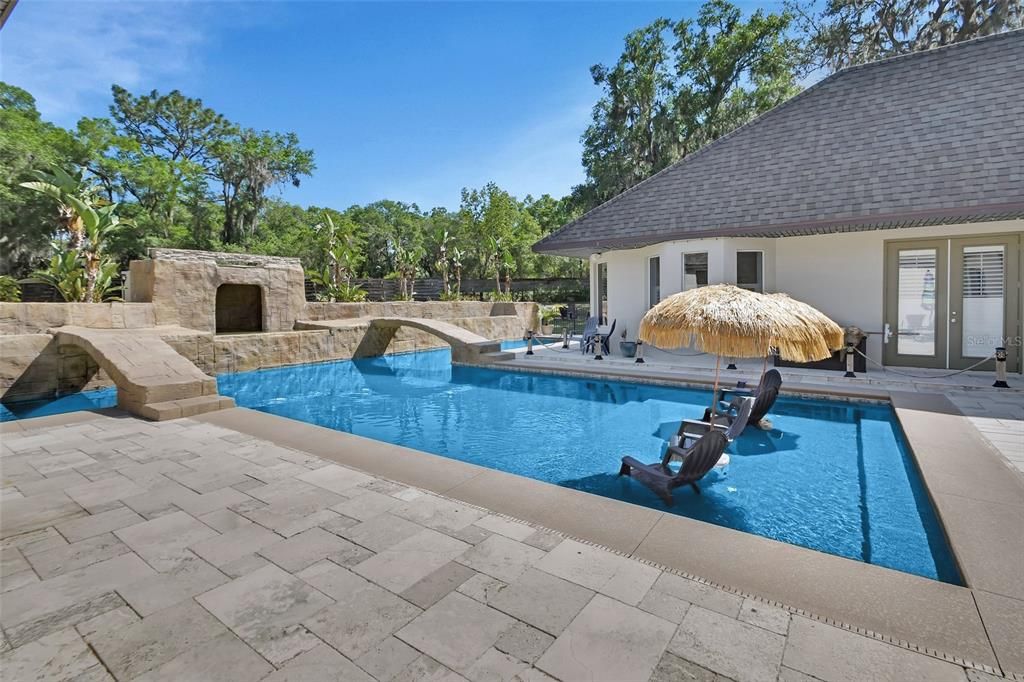 Exterior, Pool