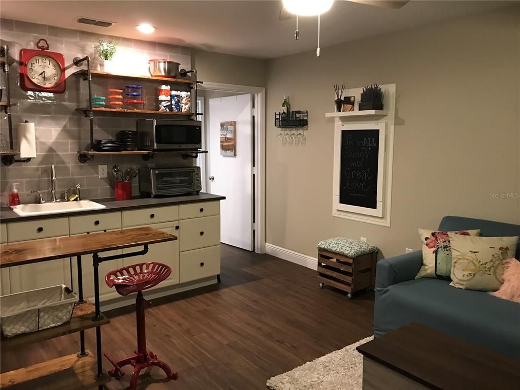 Interior, Recessed Lighting, Wood Texture Flooring