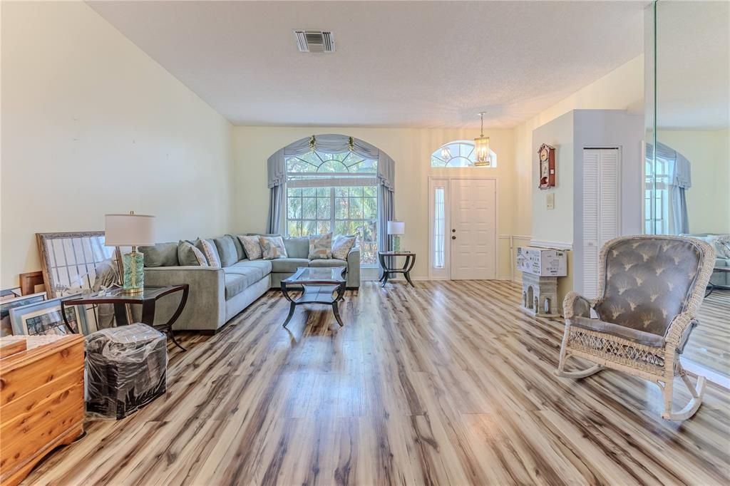 Interior, Living room, Pendant Lights, Wood Texture Flooring