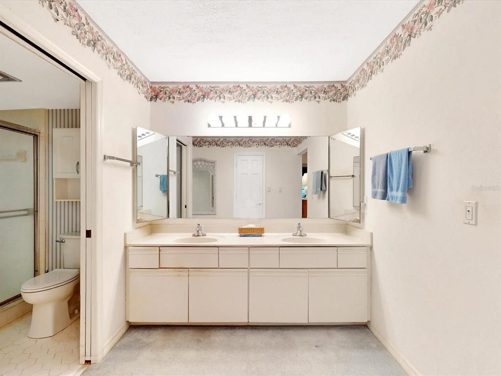 Bathroom, Dual Sink Vanities, Interior