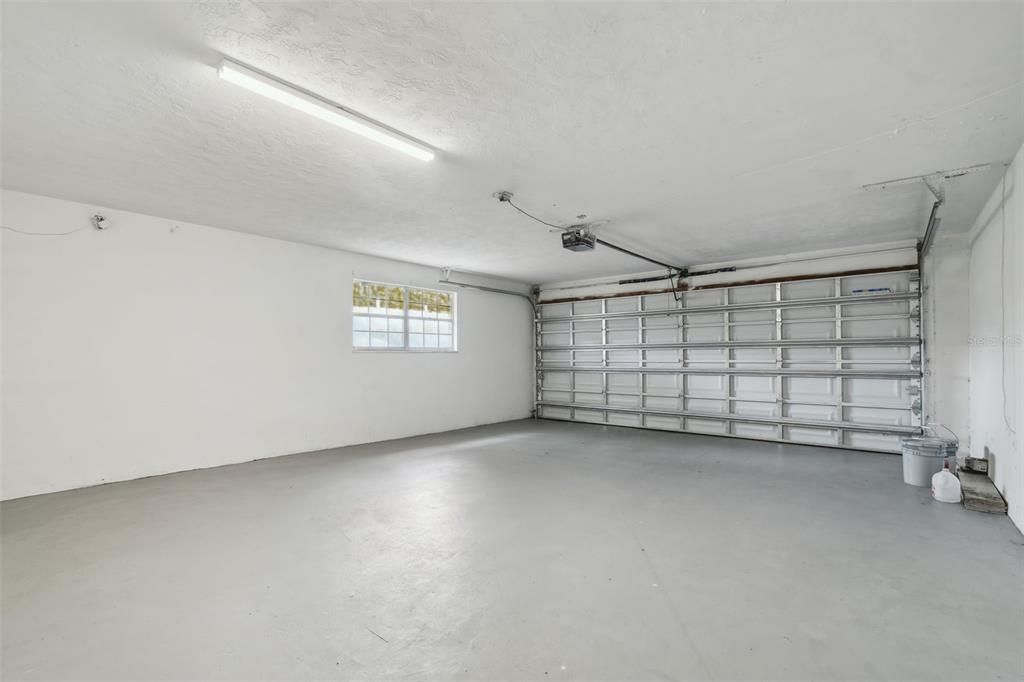 Garage, Interior