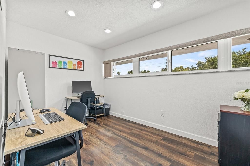 Home Office, Interior, Recessed Lighting, Wood Texture Flooring