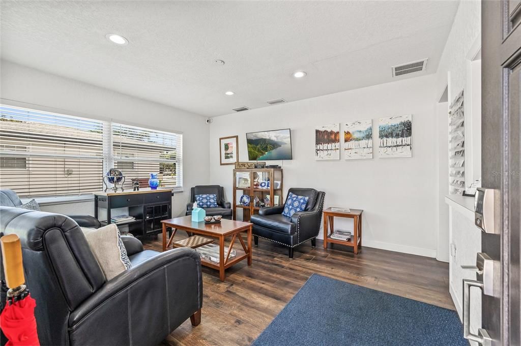 Interior, Living room, Recessed Lighting, Wood Texture Flooring