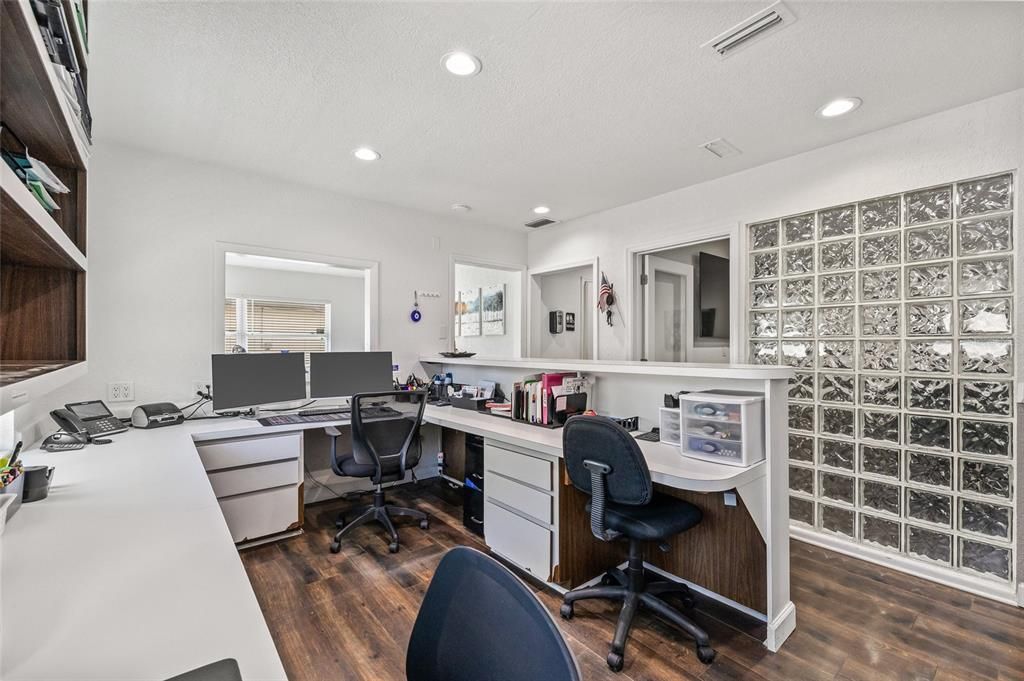 Home Office, Interior, Recessed Lighting, Wood Texture Flooring