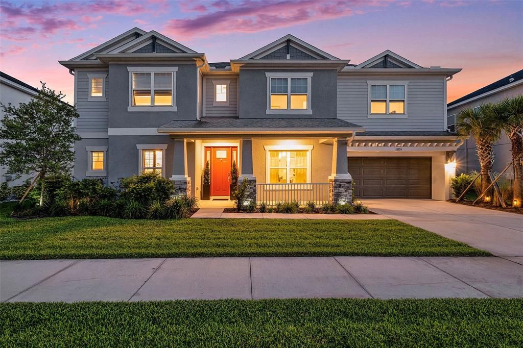 Attached, Exterior, Facade, American Craftsman