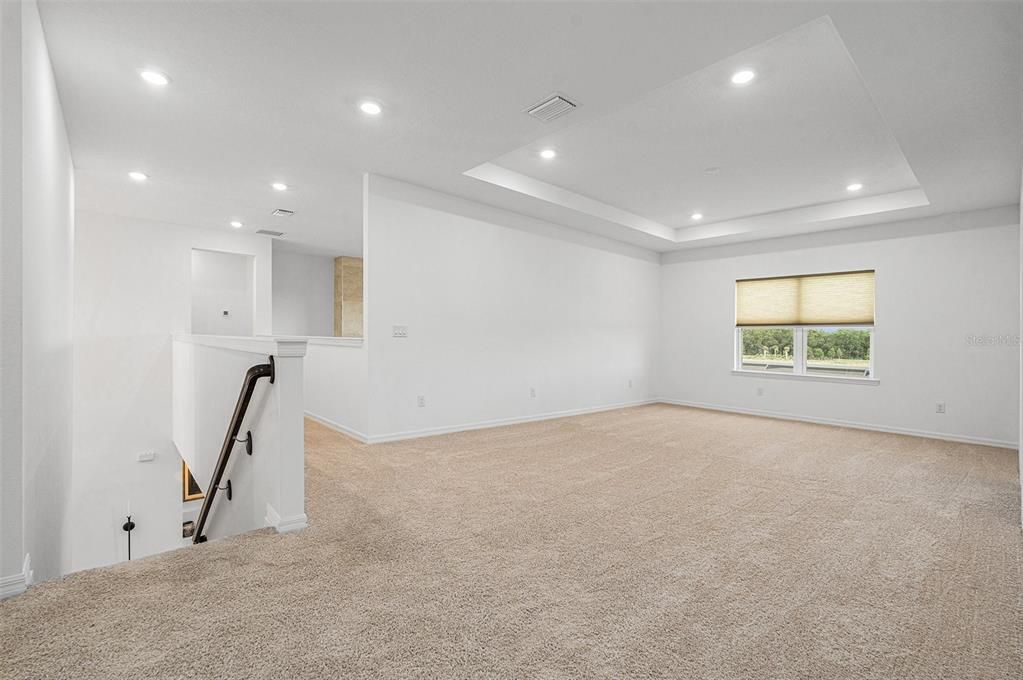 Empty room, Interior, Recessed Lighting