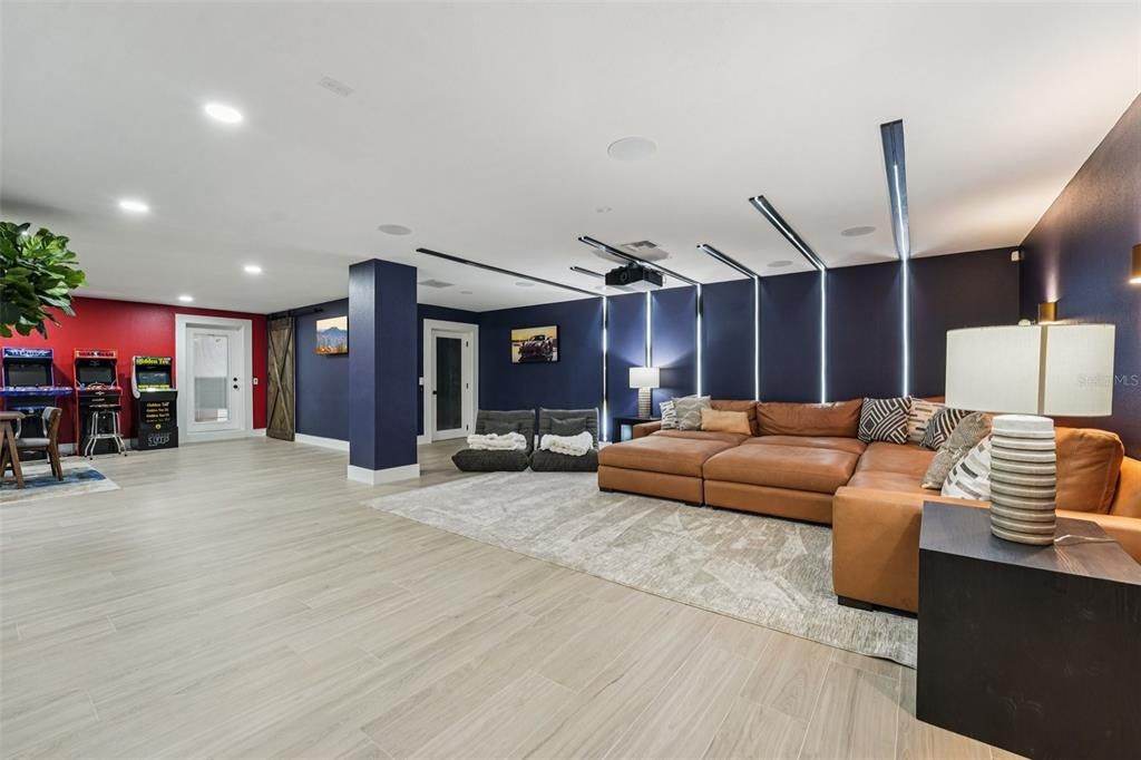 Interior, Living room, Recessed Lighting, Wood Texture Flooring
