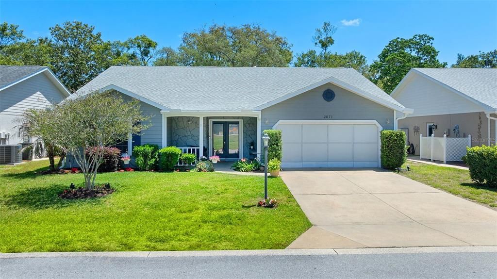 Attached, Exterior, Facade, Ranch
