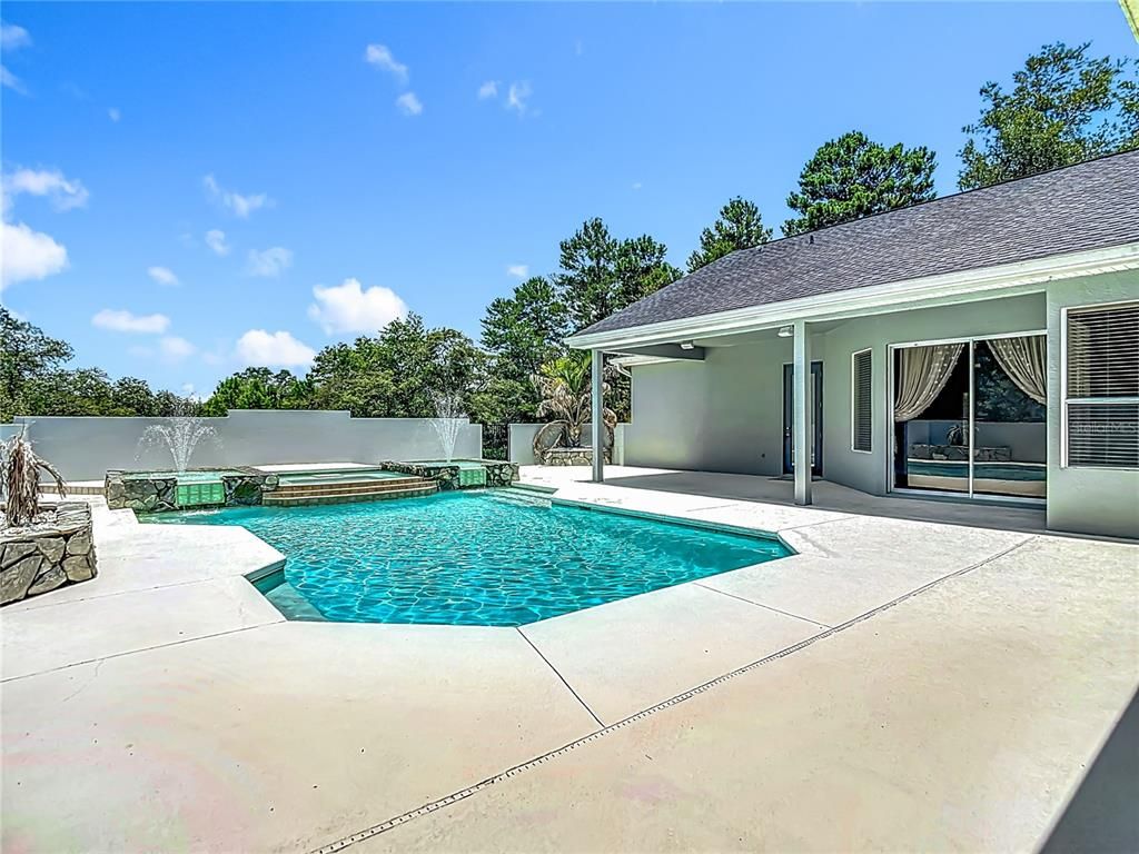 Exterior, Pool