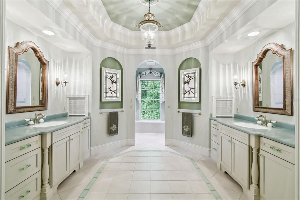 Bathroom, Dual Sink Vanities, Interior, Recessed Lighting