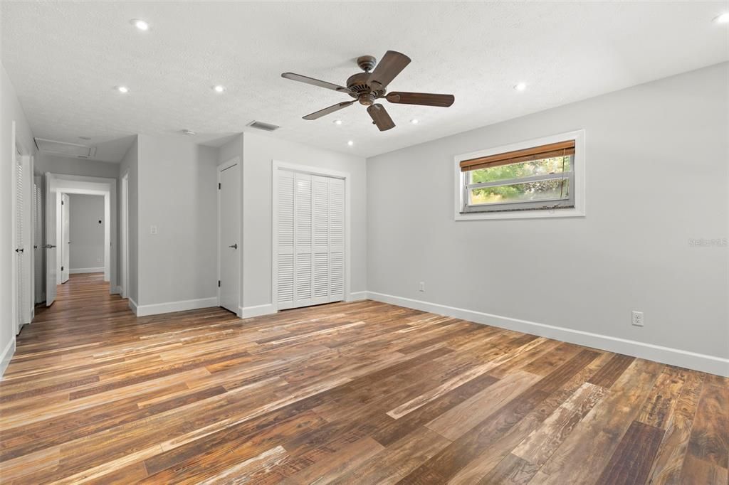 Empty room, Interior, Recessed Lighting, Wood Texture Flooring