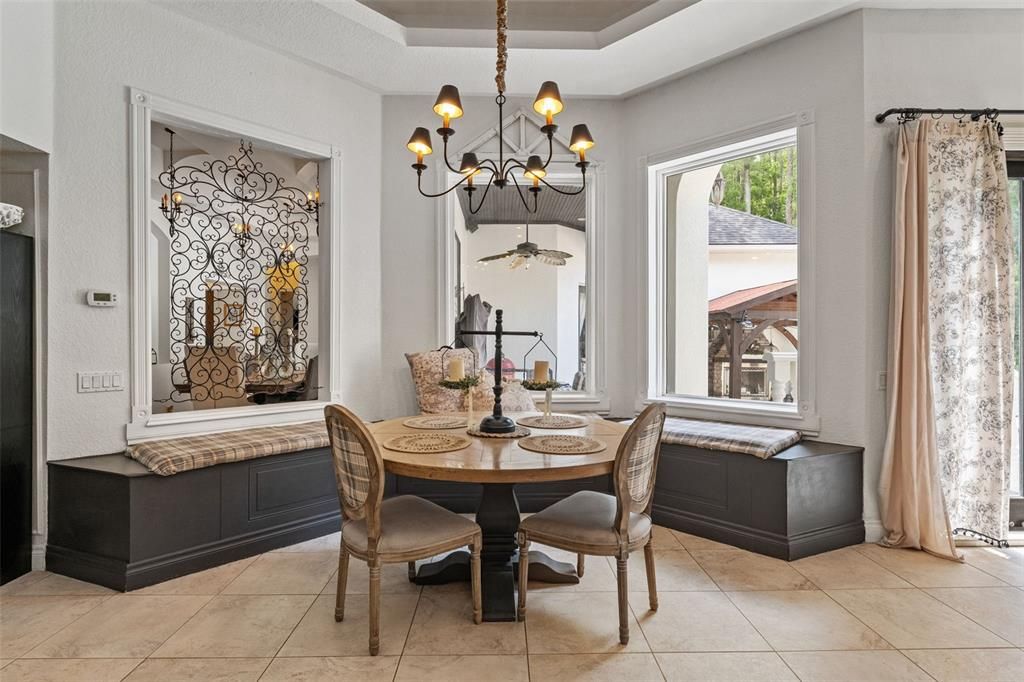 Chandelier, Dining room, Interior