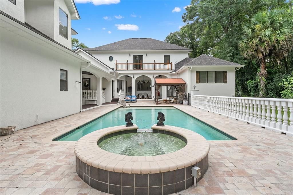 Exterior, Pool