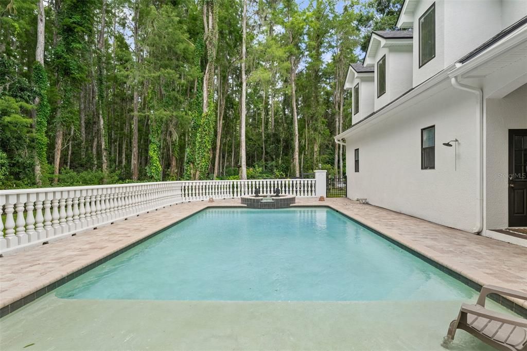 Exterior, Pool
