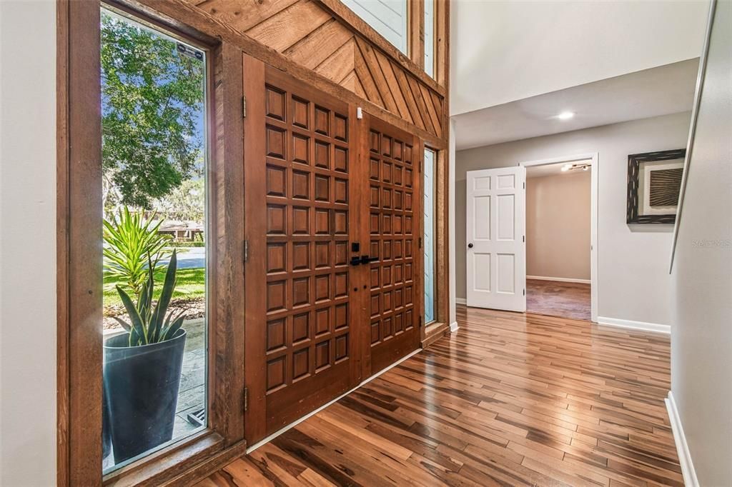 Interior, Recessed Lighting, Wood Texture Flooring