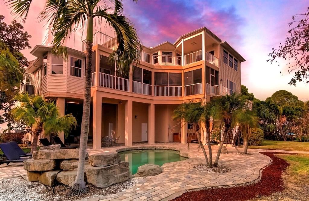 Exterior, Facade, Pool, Condo Building
