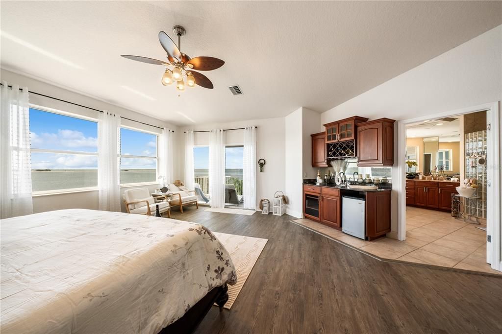 Bedroom, Dining room, Interior, Kitchen, Water, Wood Texture Flooring