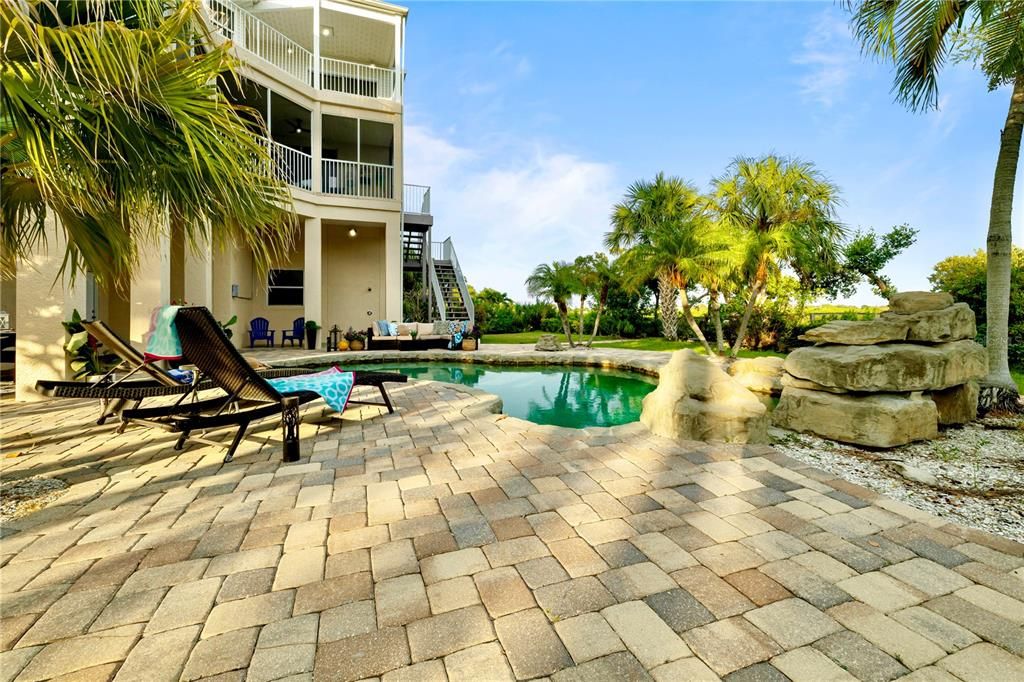 Exterior, Pool