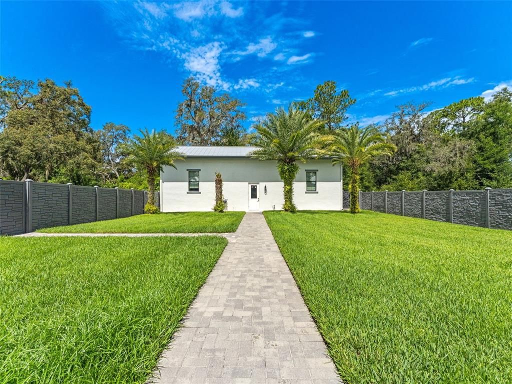 Backyard, Exterior