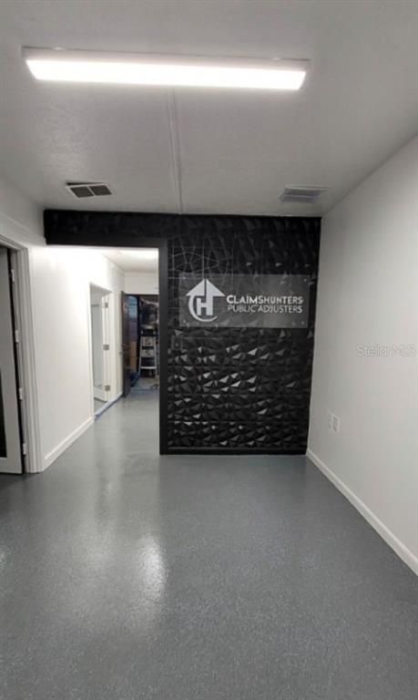 Empty room, Interior, Recessed Lighting