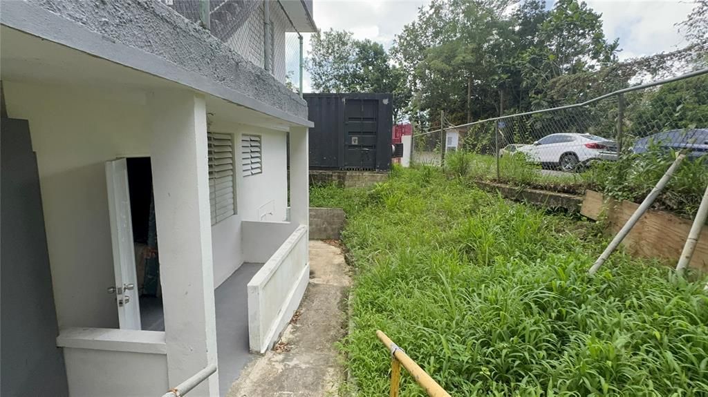 Backyard, Exterior