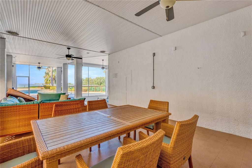 Dining room, Interior, Water