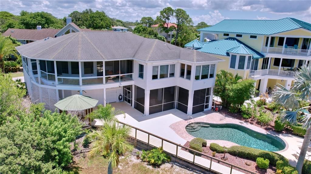 Exterior, Drone