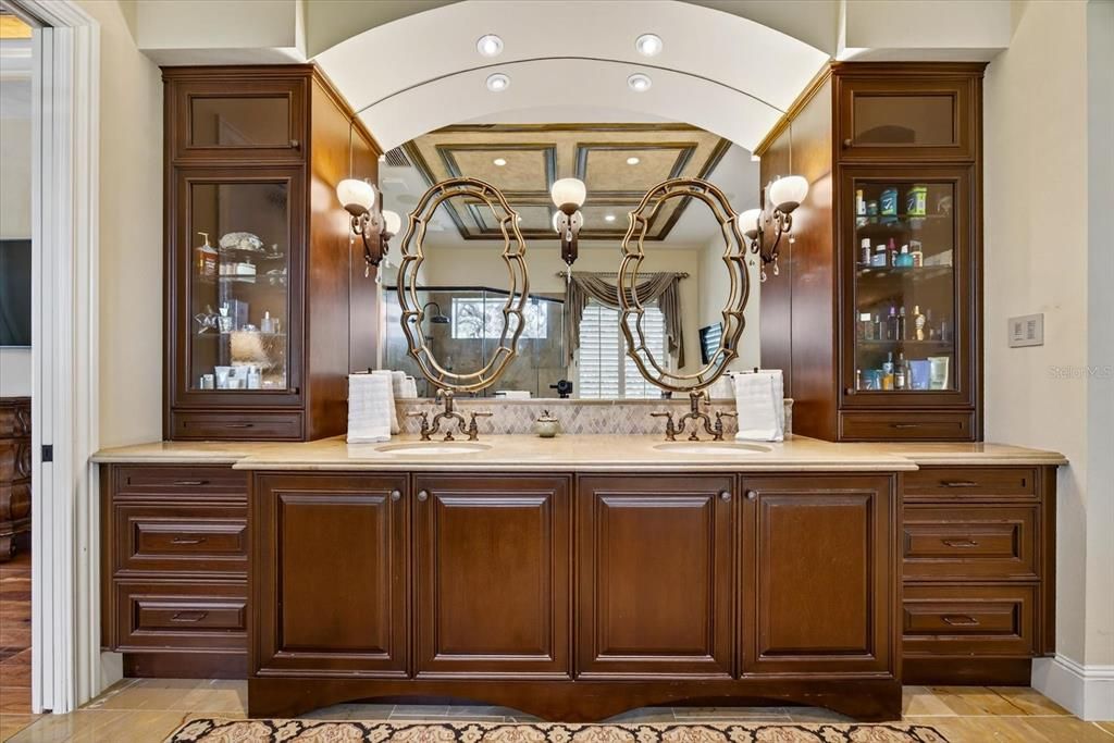 Bathroom, Dual Sink Vanities, Interior