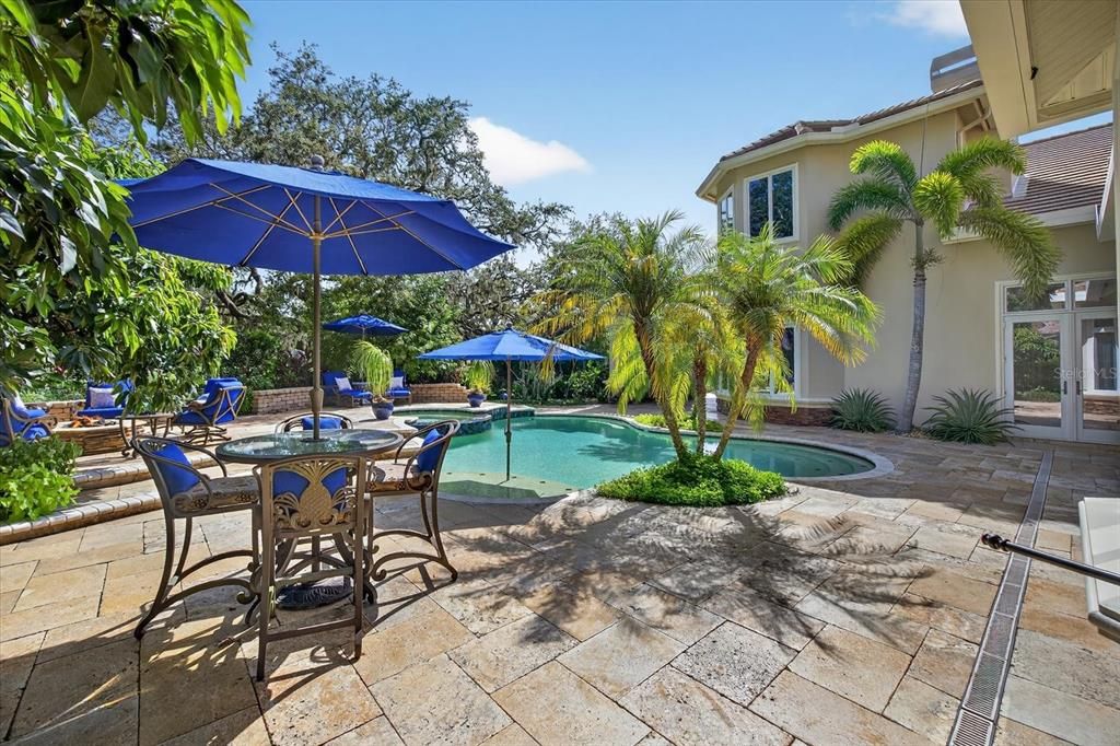 Exterior, Pool