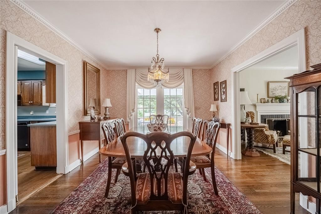 Chandelier, Dining room, Fireplace, Interior, Wood Texture Flooring