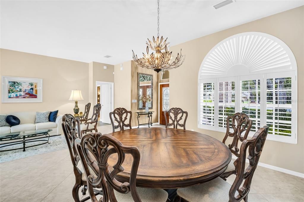 Chandelier, Dining room, Interior, Living room