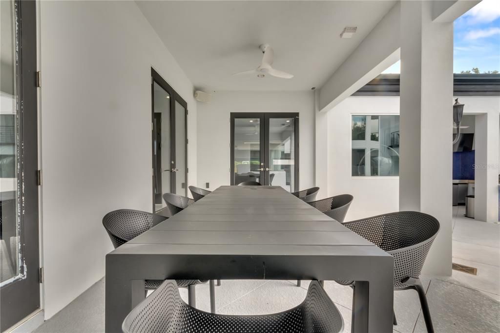 Dining room, Exterior