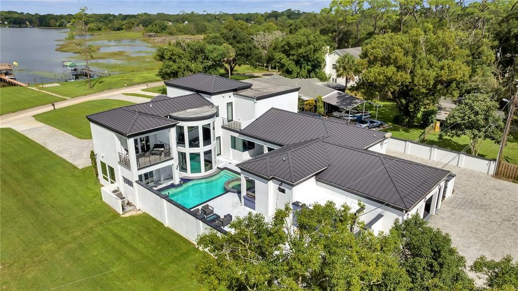 Exterior, Drone