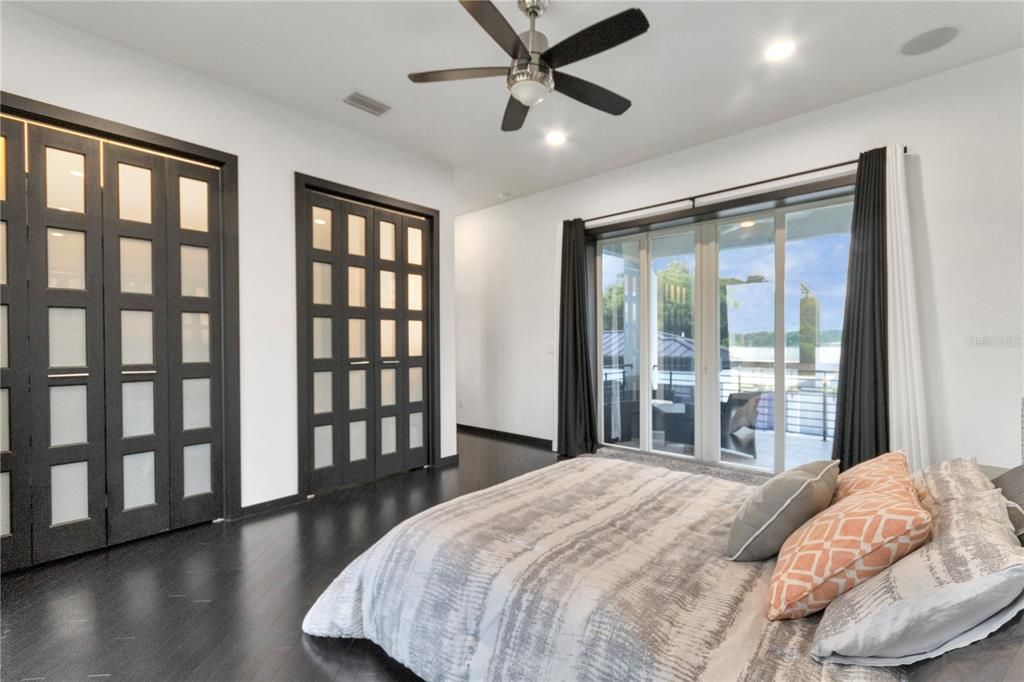 Bedroom, Interior, Recessed Lighting, Water, Wood Texture Flooring