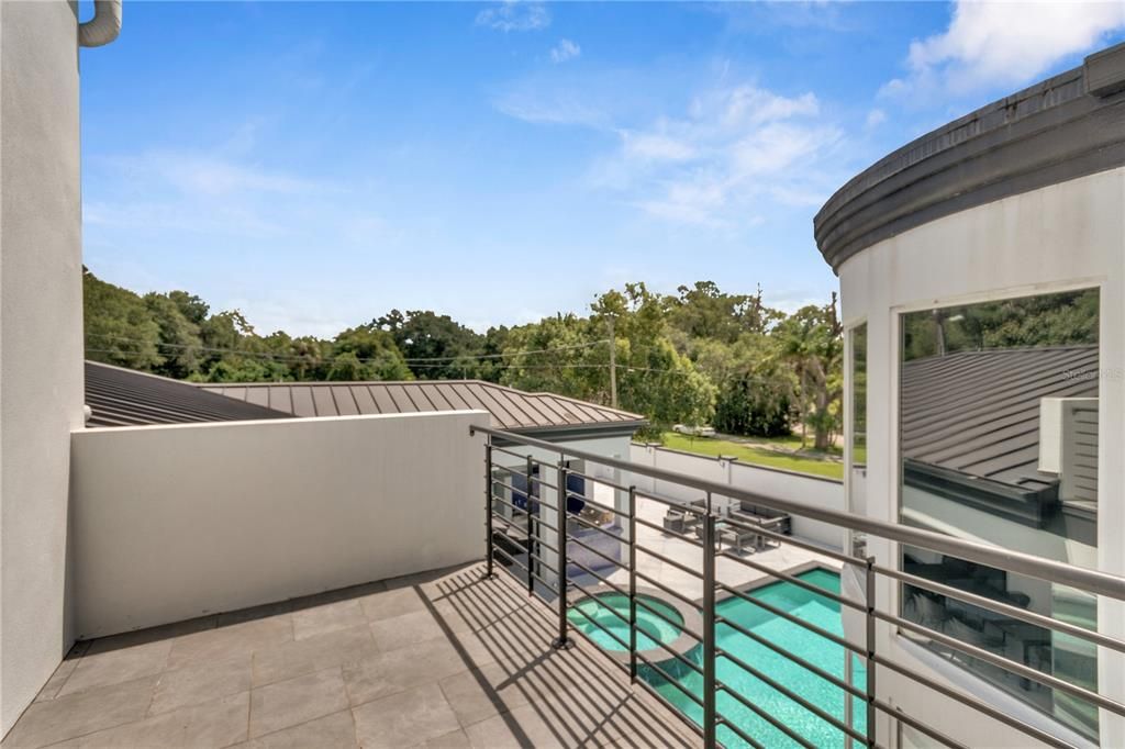 Exterior, Pool, Other
