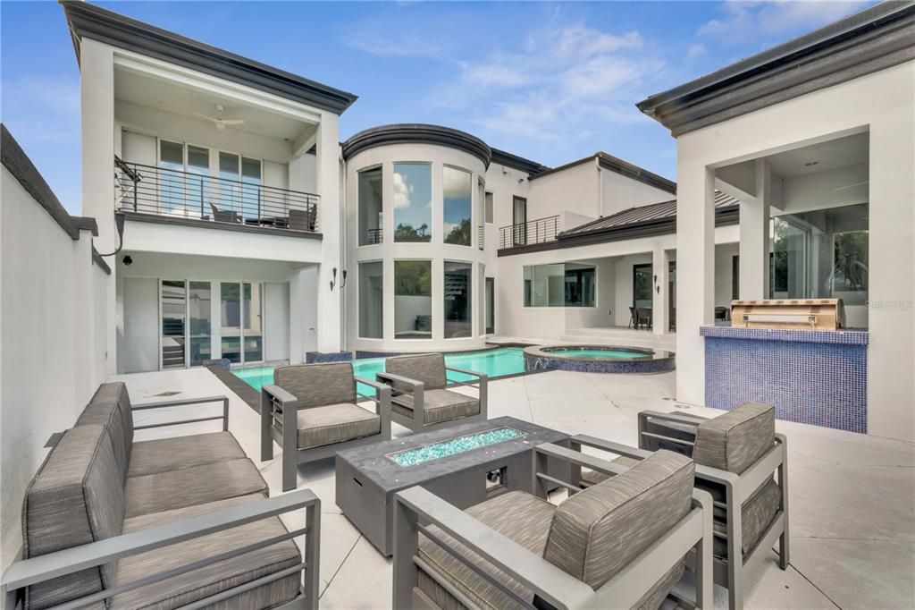 Exterior, Pool