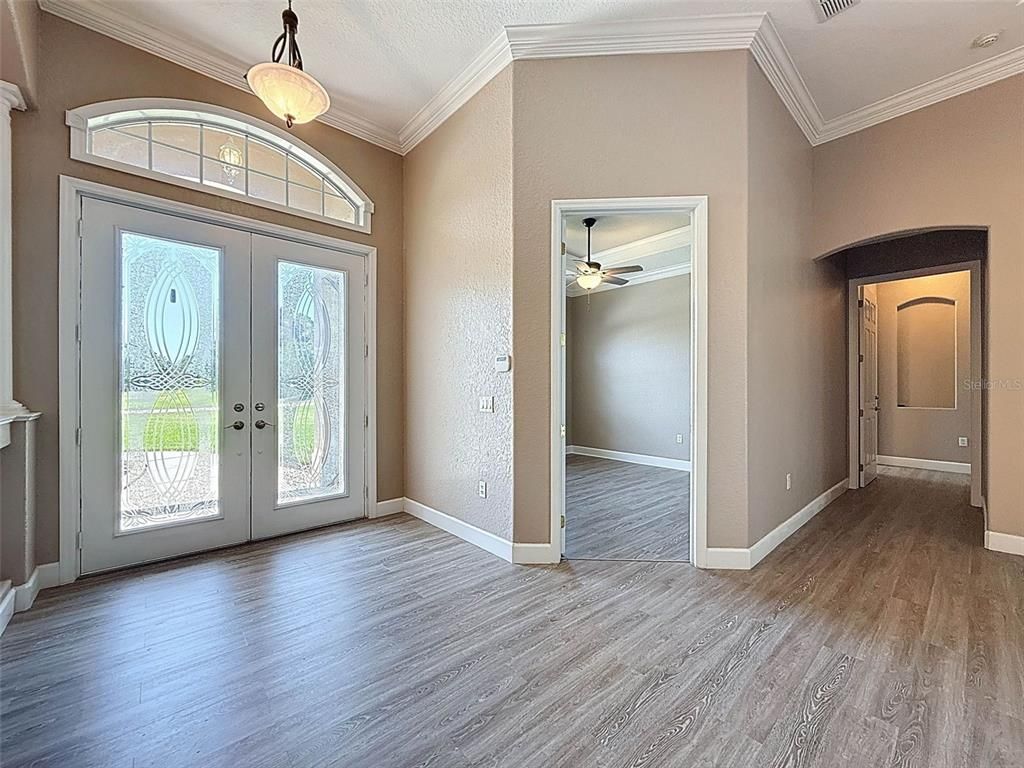 Empty room, Interior, Pendant Lights, Wood Texture Flooring