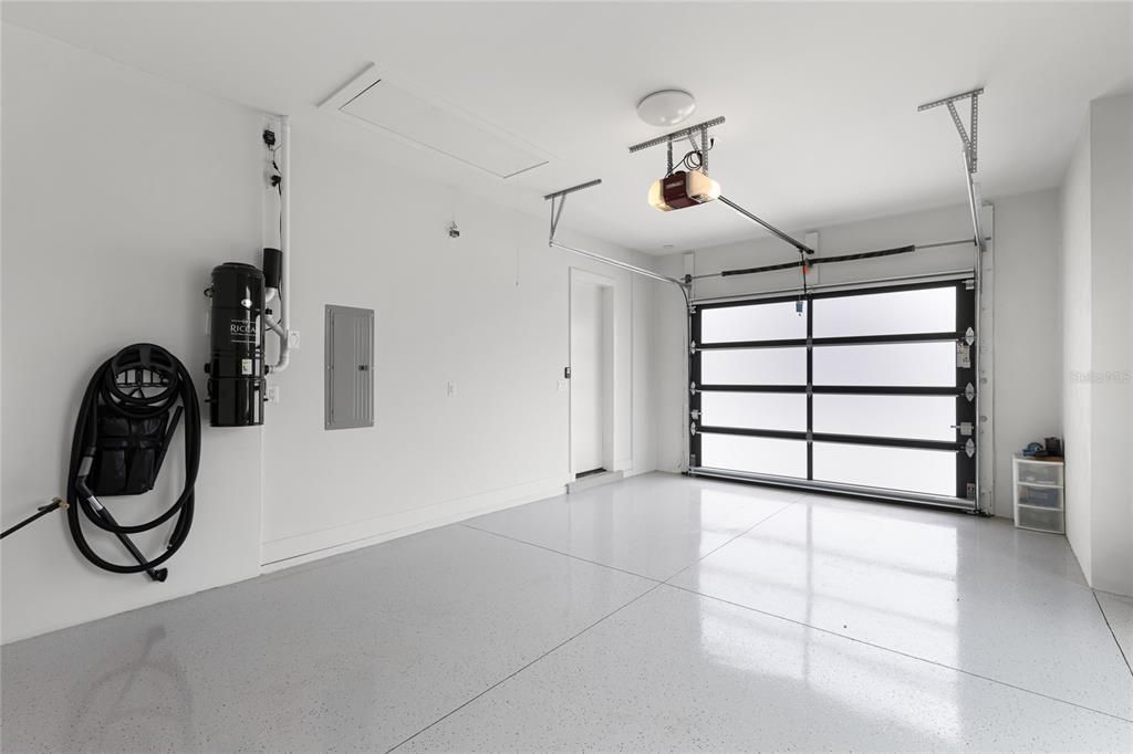 Garage, Interior